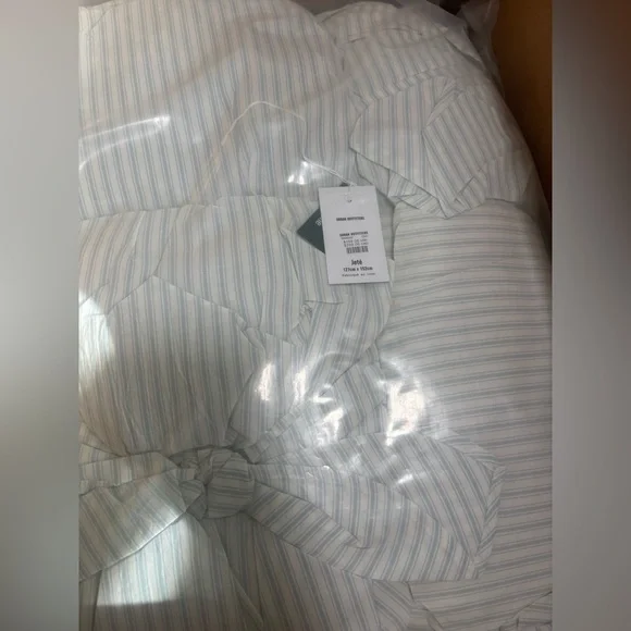 New Kai Yarn Dye Knotted Marshmallow Puff Blanket - Picture 3 of 4